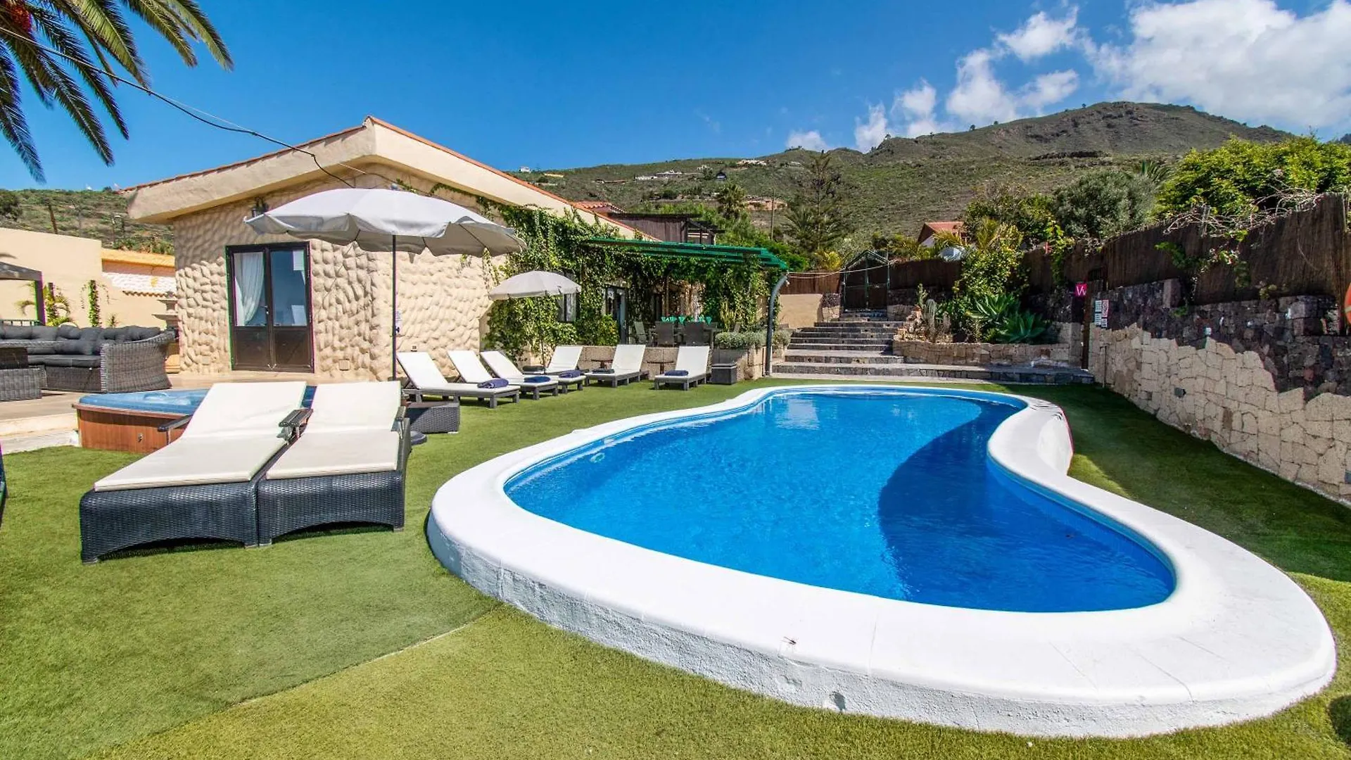 Villa Isabel Sol 阿德耶
